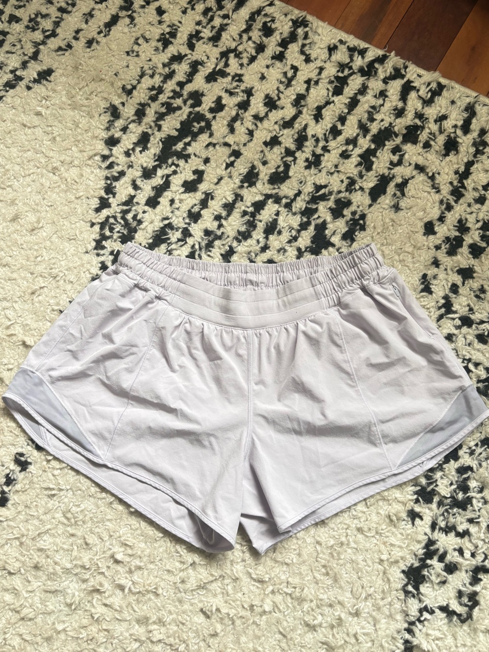 Women’s Lululemon Lilac Purple Hottie Hot Athletic Shorts 4”